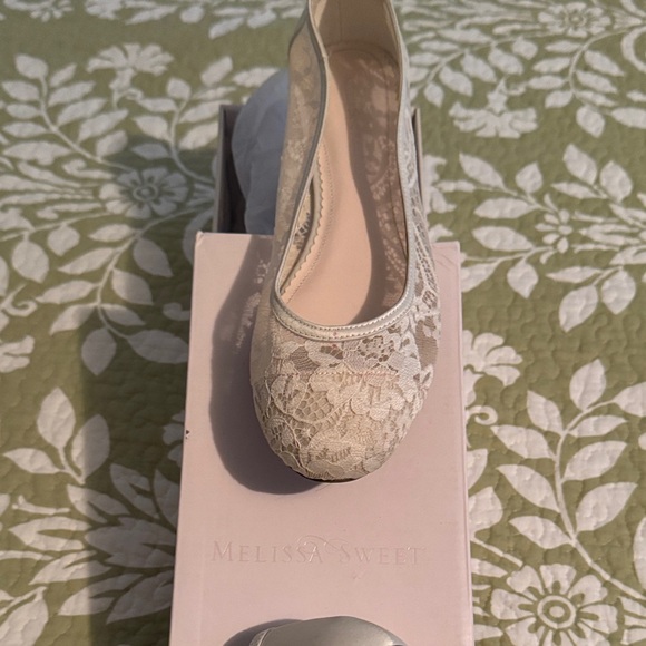 Melissa Sweet Lace Flats - Cream - Picture 1 of 5